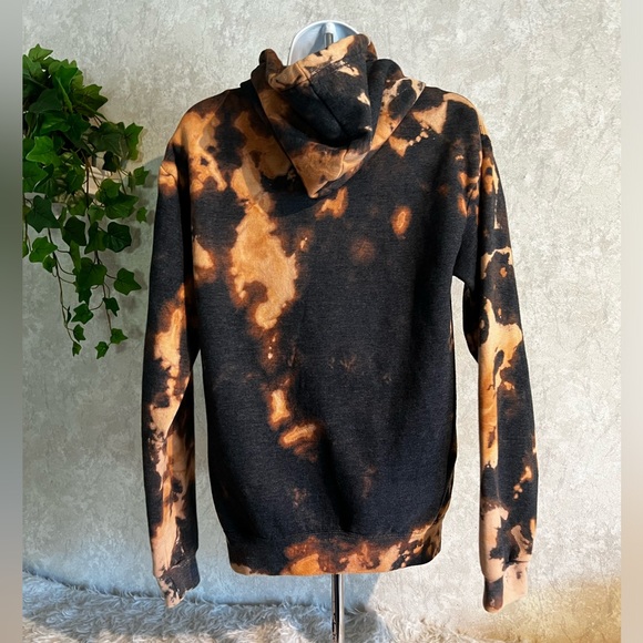 NWOT🎨 ”Fire & Flames”🔥 Custom Reverse dye Zip hoodie - Picture 4 of 7